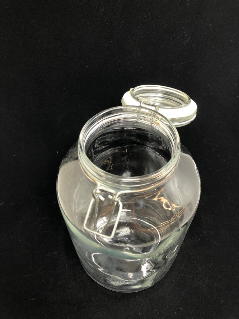 LG CLEAR GLASS JAR W/FLIP TOP LID.