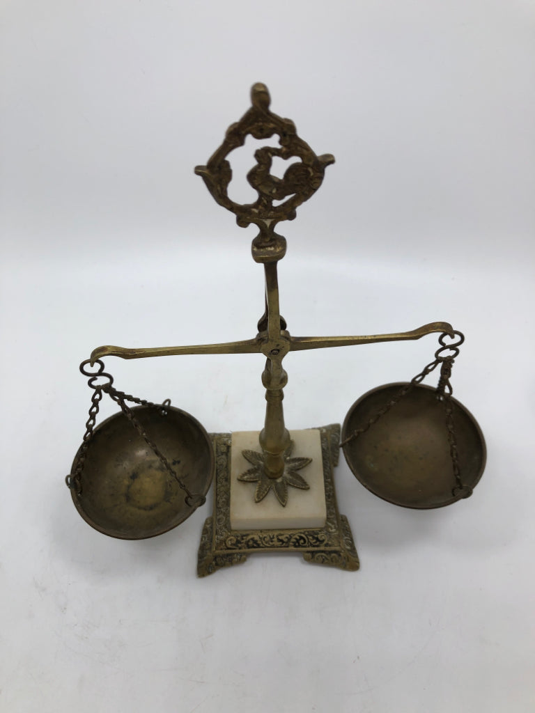 VTG SCALES OF JUSTICE METAL DECOR.