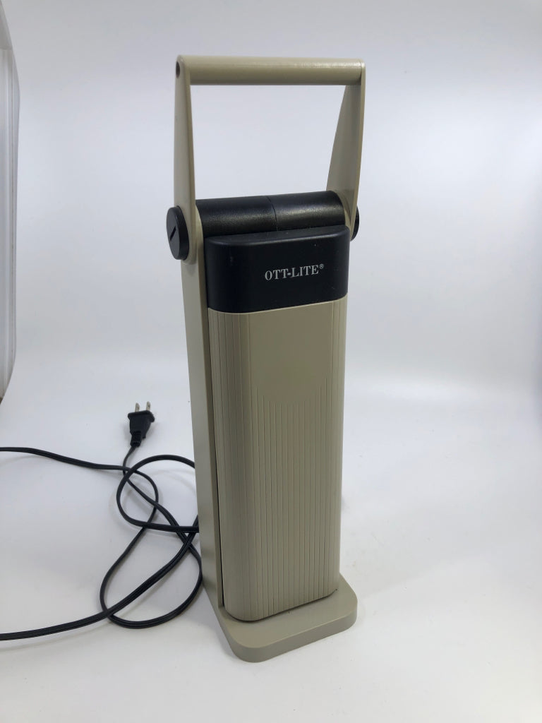 OTT-LITE FOLDABLE CRAFT LAMP.