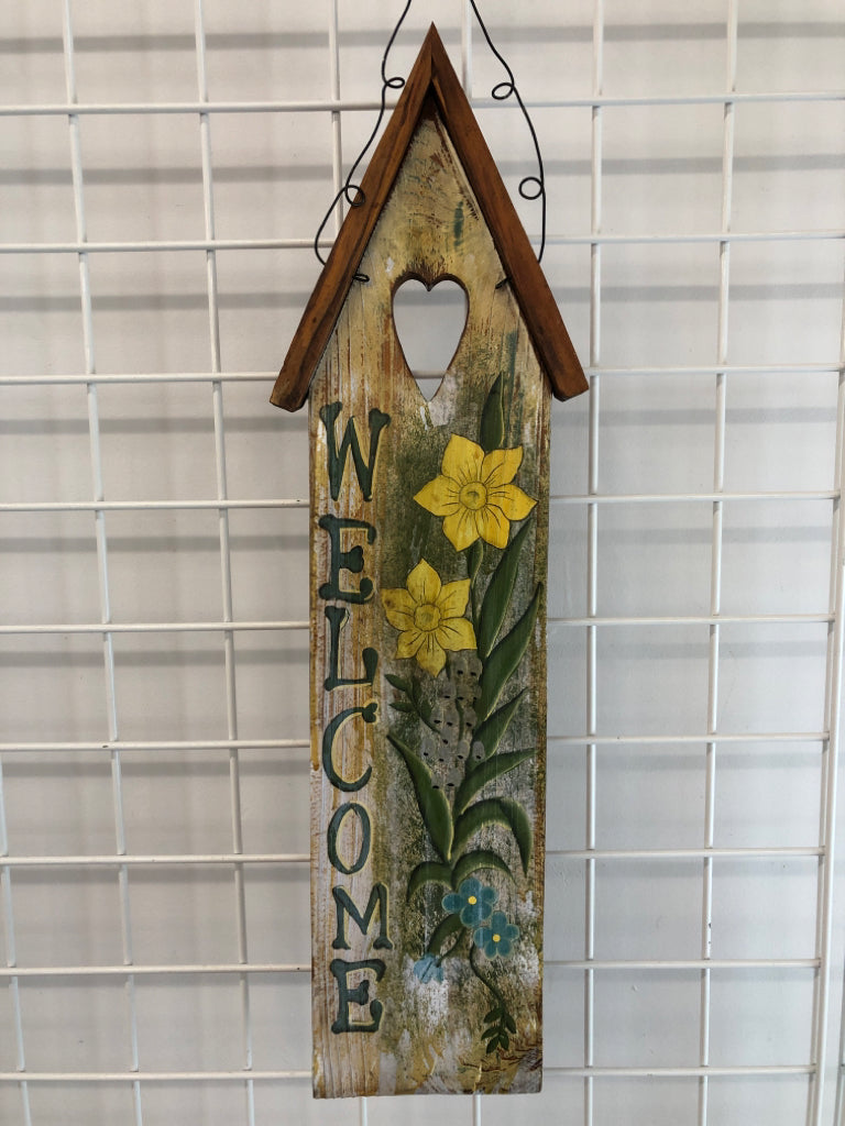 WOOD WELCOME BIRDHOUSE WALL HANGING.