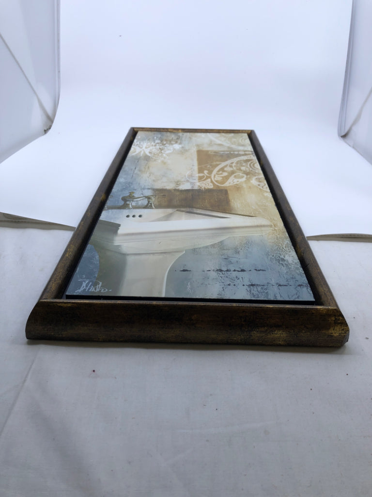 BROWN BLUE SINK PATTERN FRAMED PRINT.