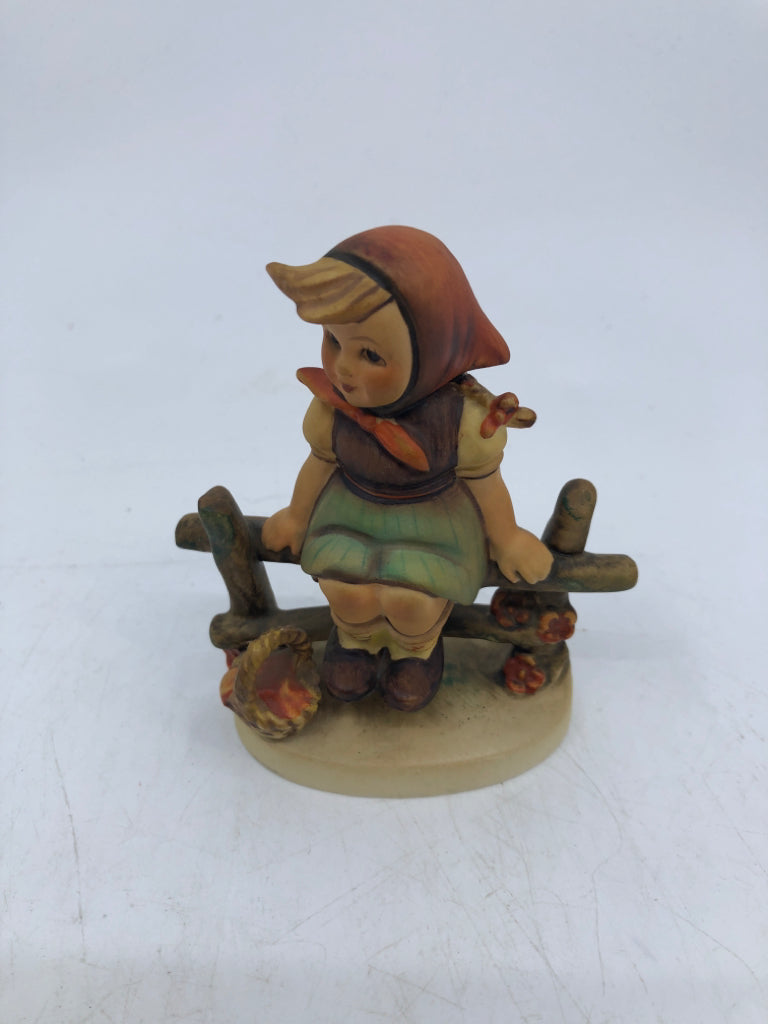 VTG HUMMEL "JUST RESTING".