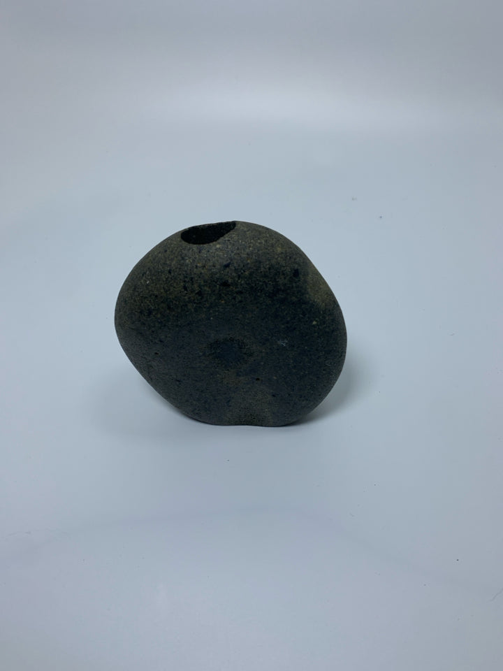 HEAVY STONE ROCK VASE.