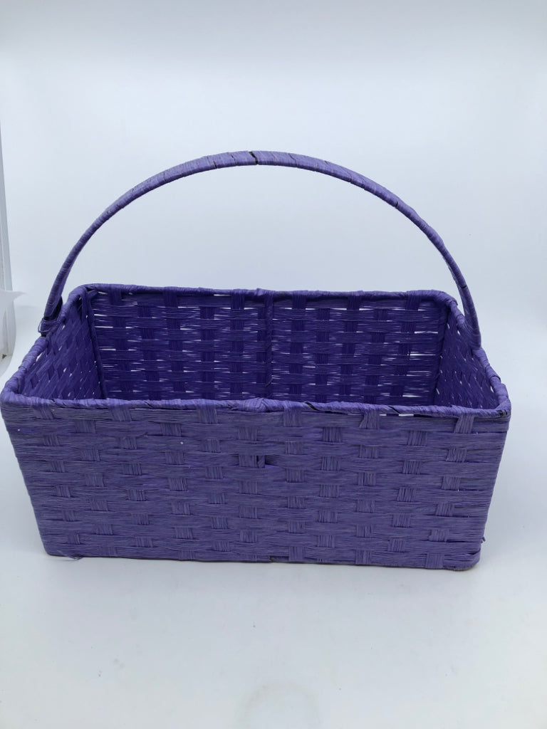 RECTANGLE PURPLE COLORED BASKET W/ HANDLE.