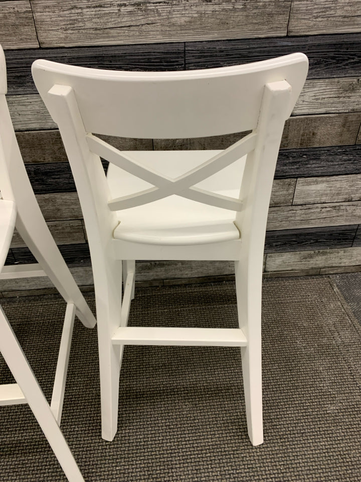 2PC WHITE WOODEN CHILDS CHAIR W/LONG LEGS.