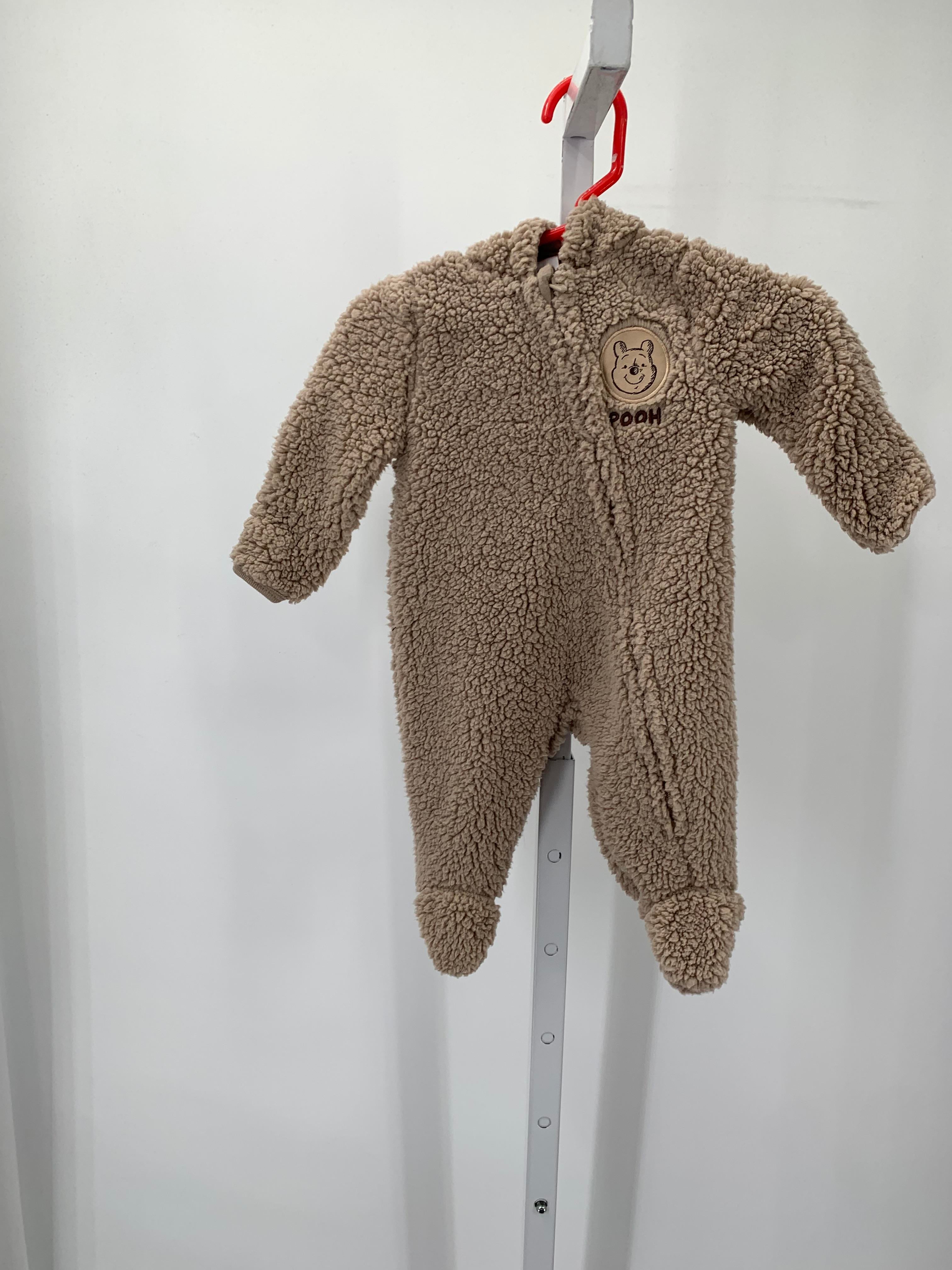 HOODED POOH BEAR