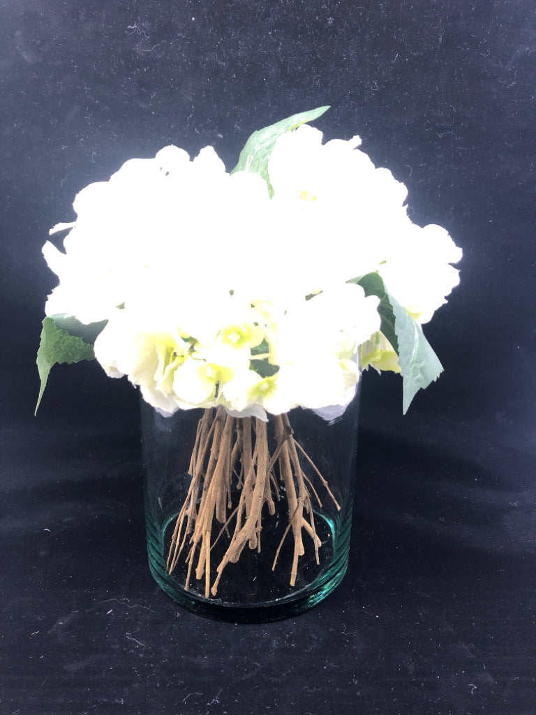 CYLINDER GLASS VASE W/WHITE HYDRANBGEA FLOWERS.