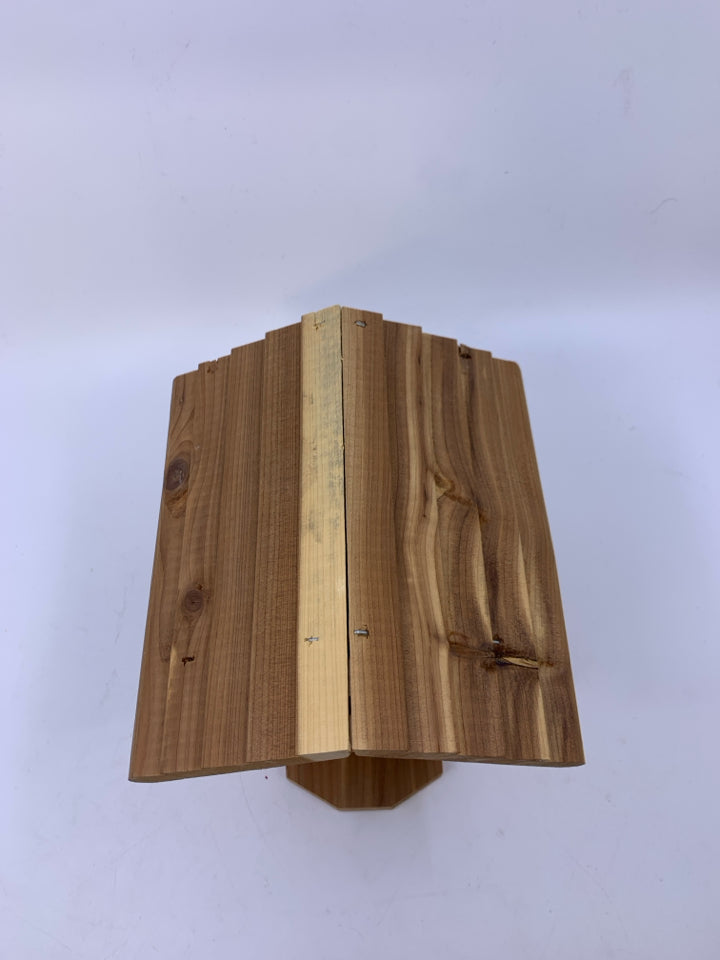 UNFINISHED BIRD HOUSE W/ HARD WARE.