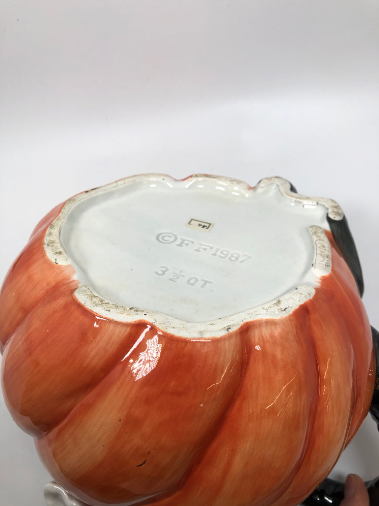 VTG FITZ AND FLOYD PUMPKIN PITCHER W/ GHOST & BLACK CAT.
