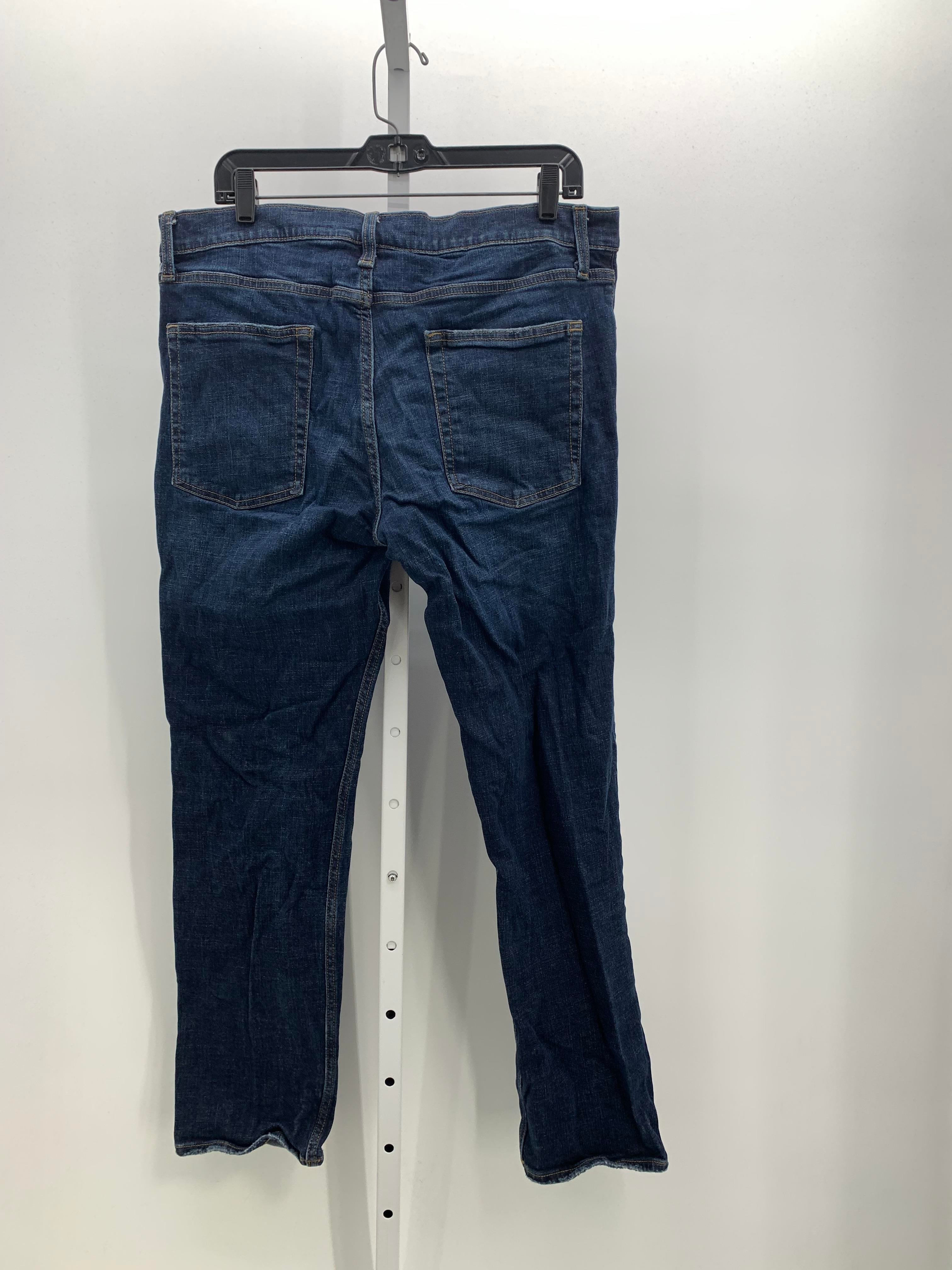 SLIM STRAIGHT JEANS