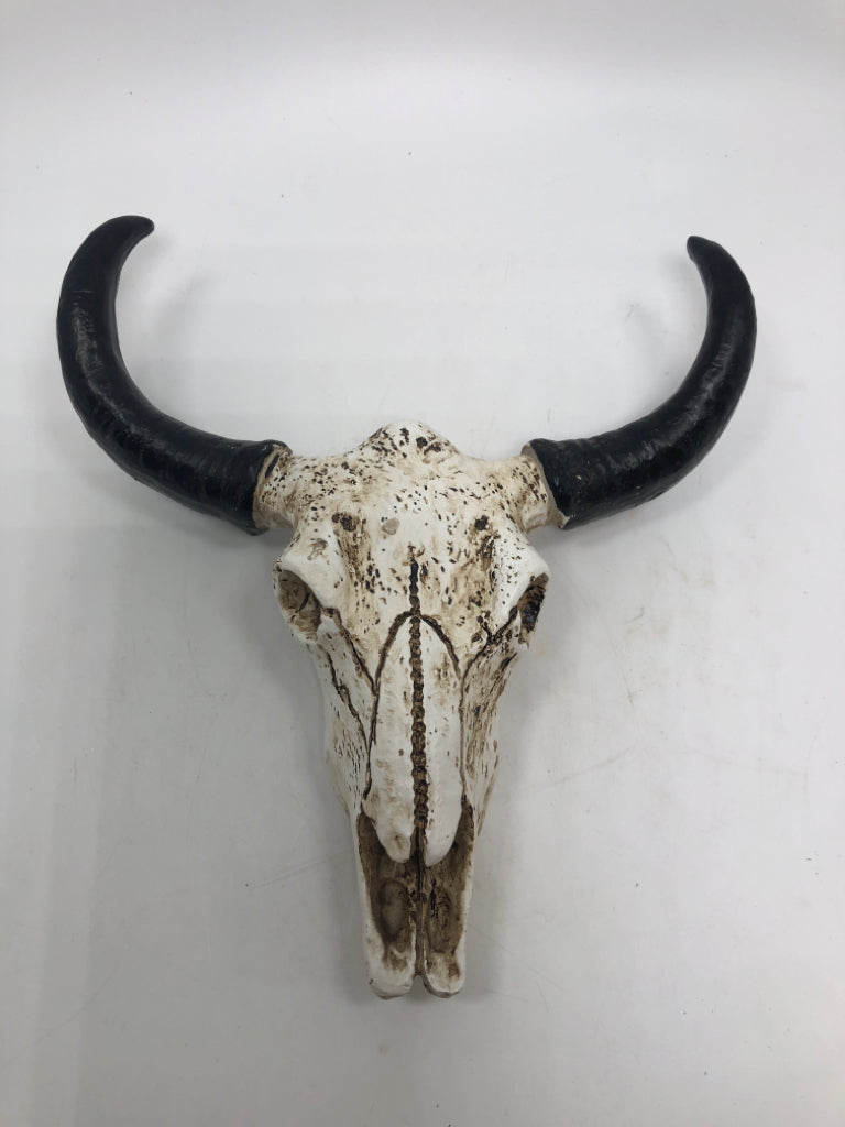 RESIN COW SKULL.