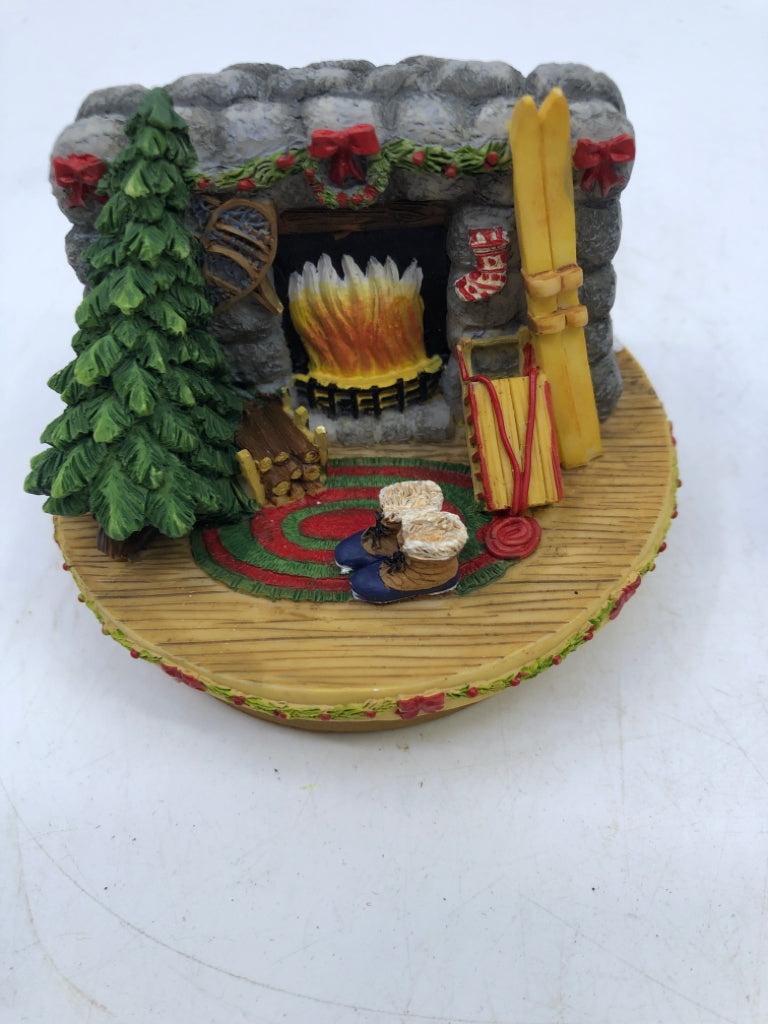 NIB WINTER LODGE CANDLE TOPPER.