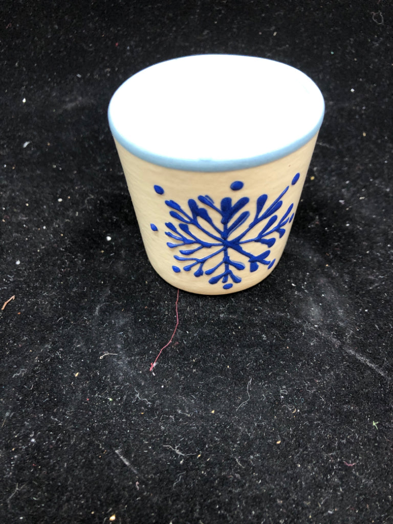 SM STONEWARE CANDLE HOLDER.