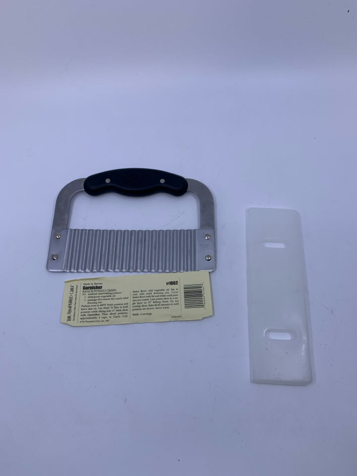 METAL GARNISHER CHOPPER/CUTTER W/ SAFETY SLEEVE.