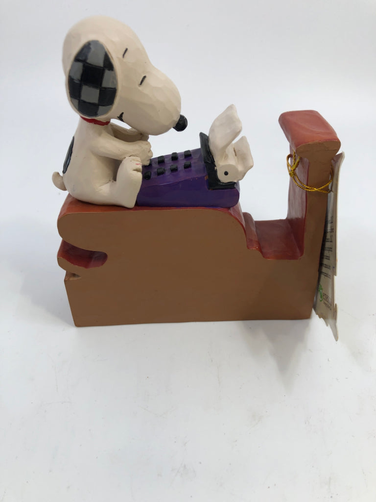 JIM SHORE SNOOPY LOVE FIGURINE.