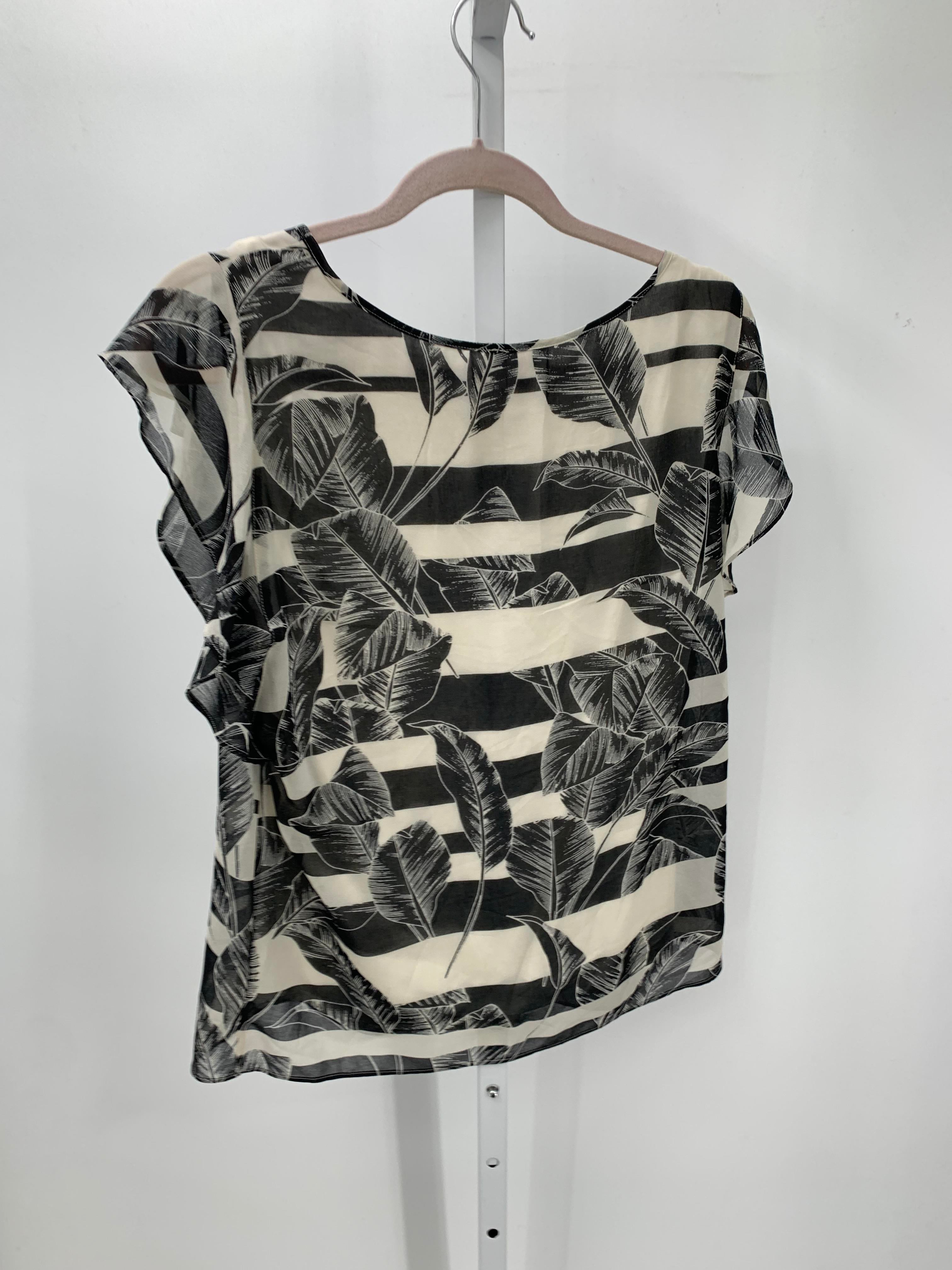 Vince Camuto Size Medium Misses Short Sleeve Shirt