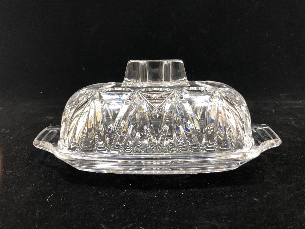 CLEAR GLASS BUTTER DISH W/LID.