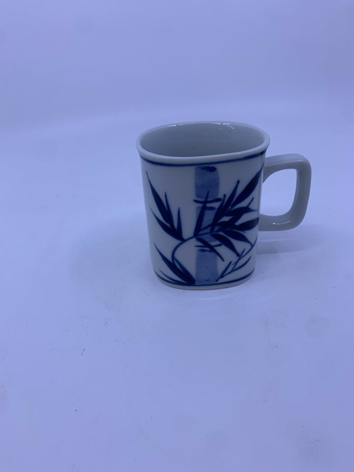 LIGHT BLUE ASIAN STYLE MUG W BAMBOO.
