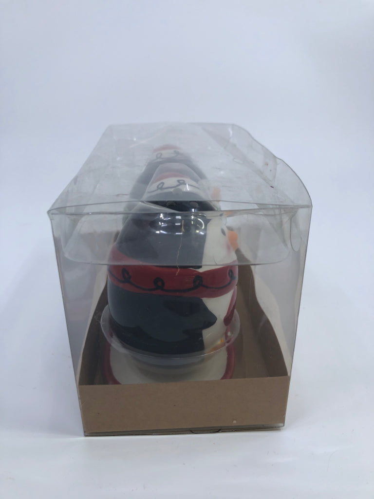 NIP PENGUINS SALT & PEPPER SHAKERS.