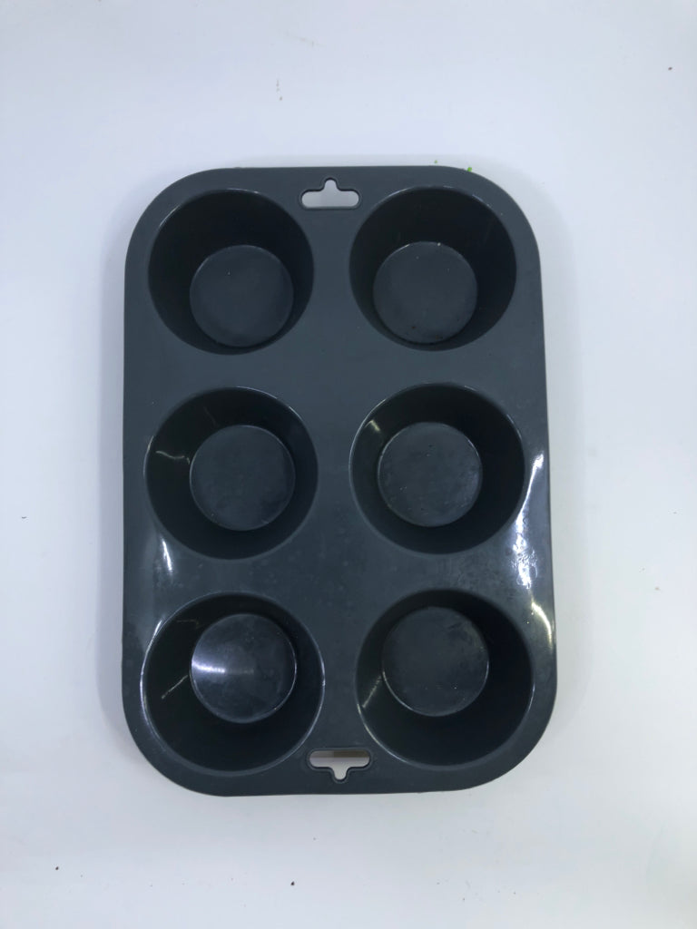 GRAY SILICONE MUFFIN TRAY 6-MUFFINS.