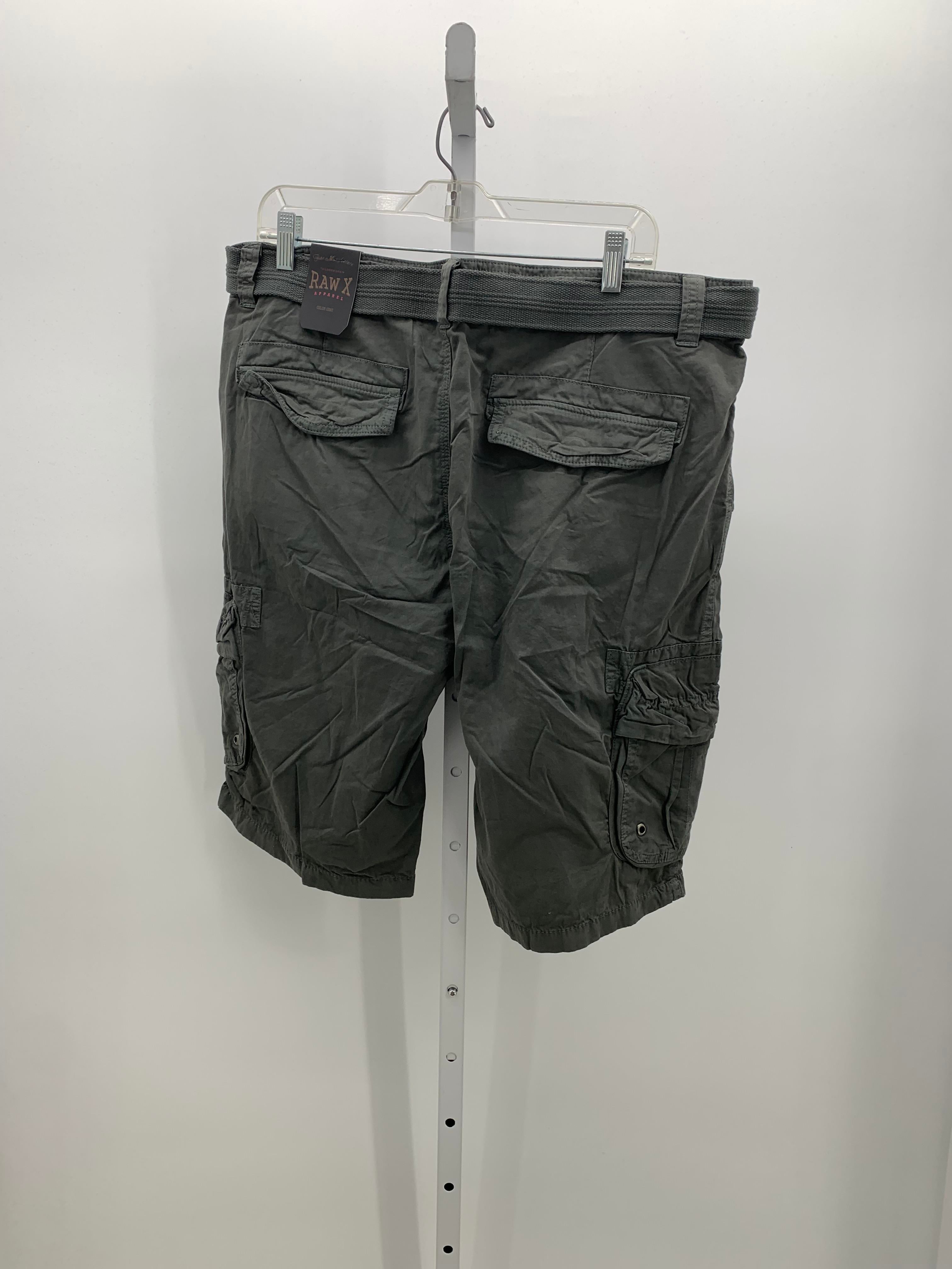 NEW BELTED CARGO SHORTS.