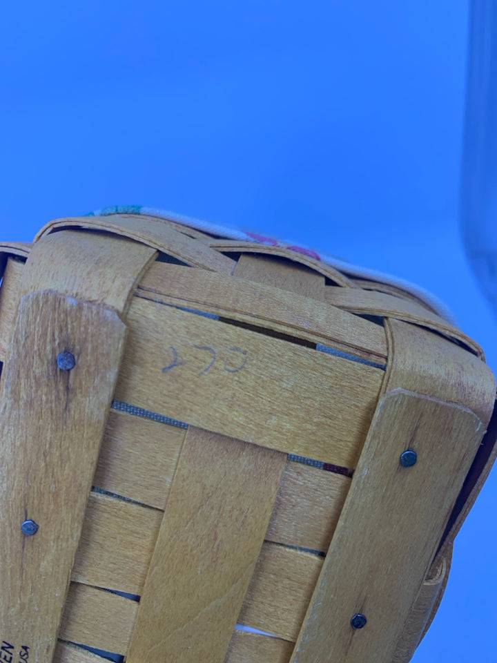 SMALL SHALLOW RECTANGLE BASKET W/ BOTANICAL FIELDS LINER.