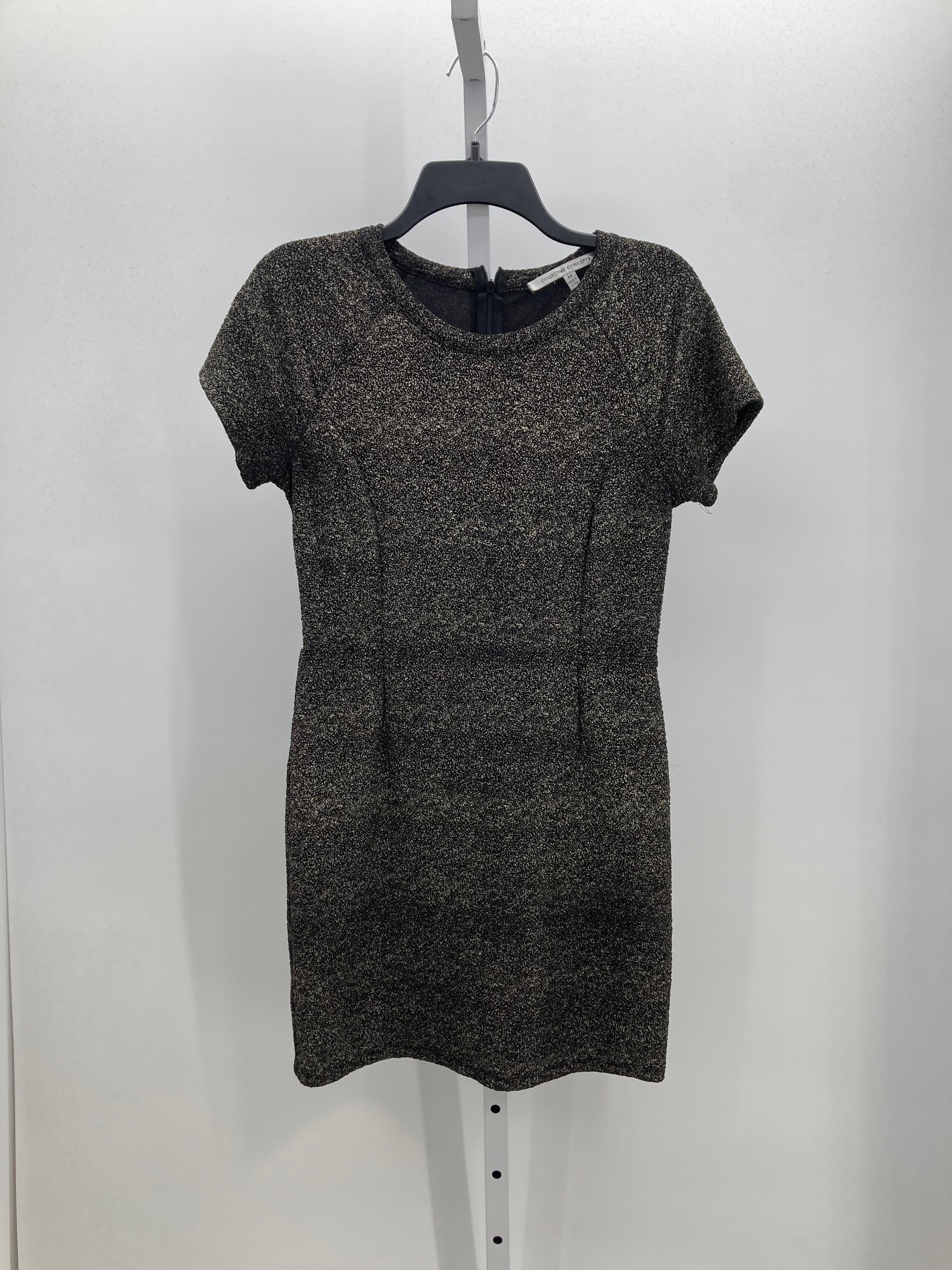 Collective Concepts Size Medium Misses Short Sleeve Dress