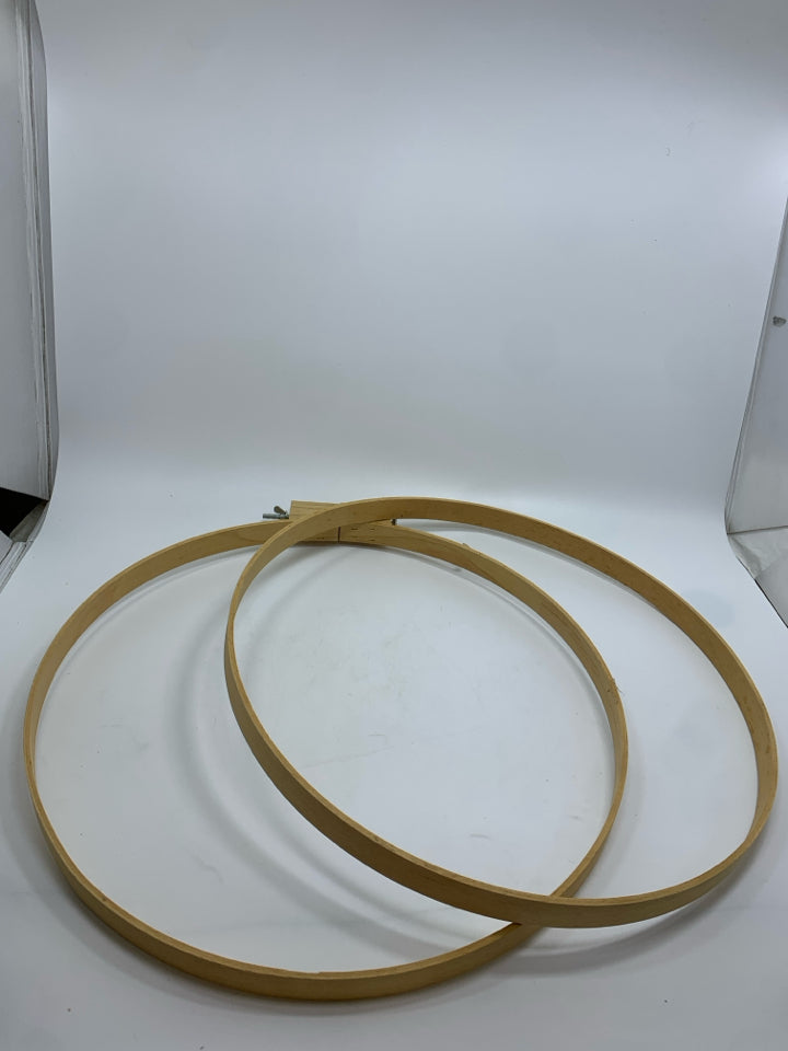 WOOD QUILTING HOOP.