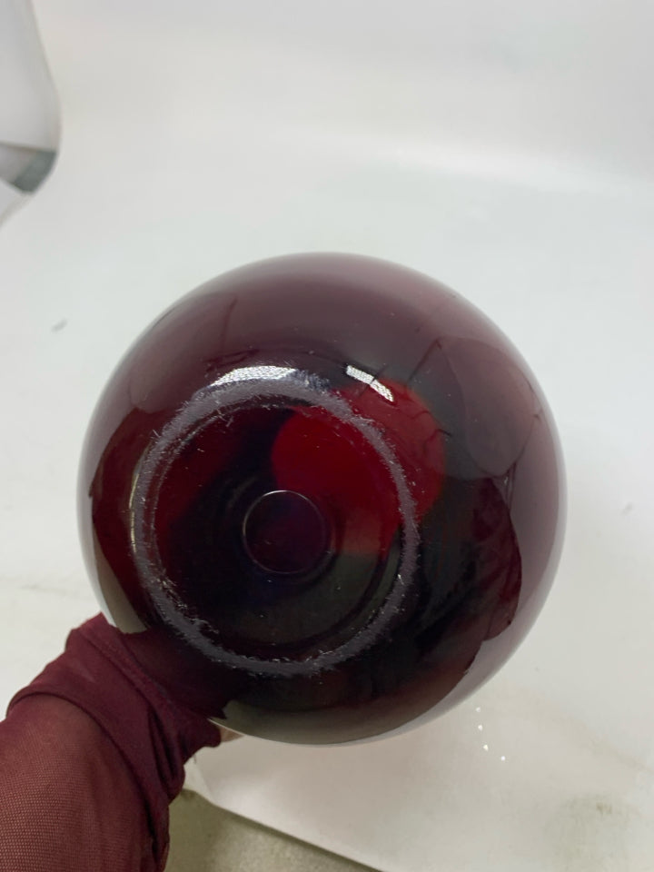 SPHERE GLASS VASE W/ SCALLOP EDGE.