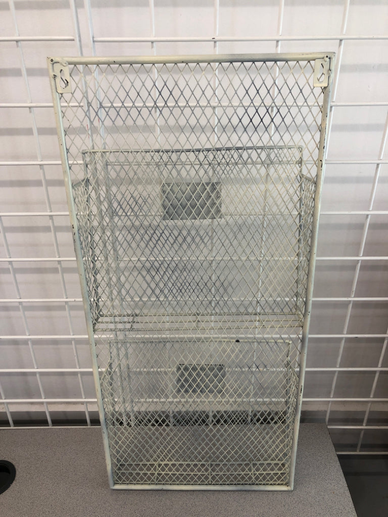 2-SLOT WHITE METAL WALL-ORGANIZER.