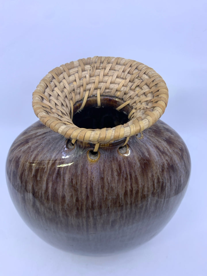 BROWN ROUND OVAL VASE W WOVEN TOP.