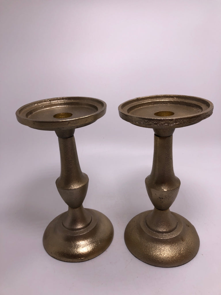 2PC BRONZE COATED CANDLE HOLDERS.