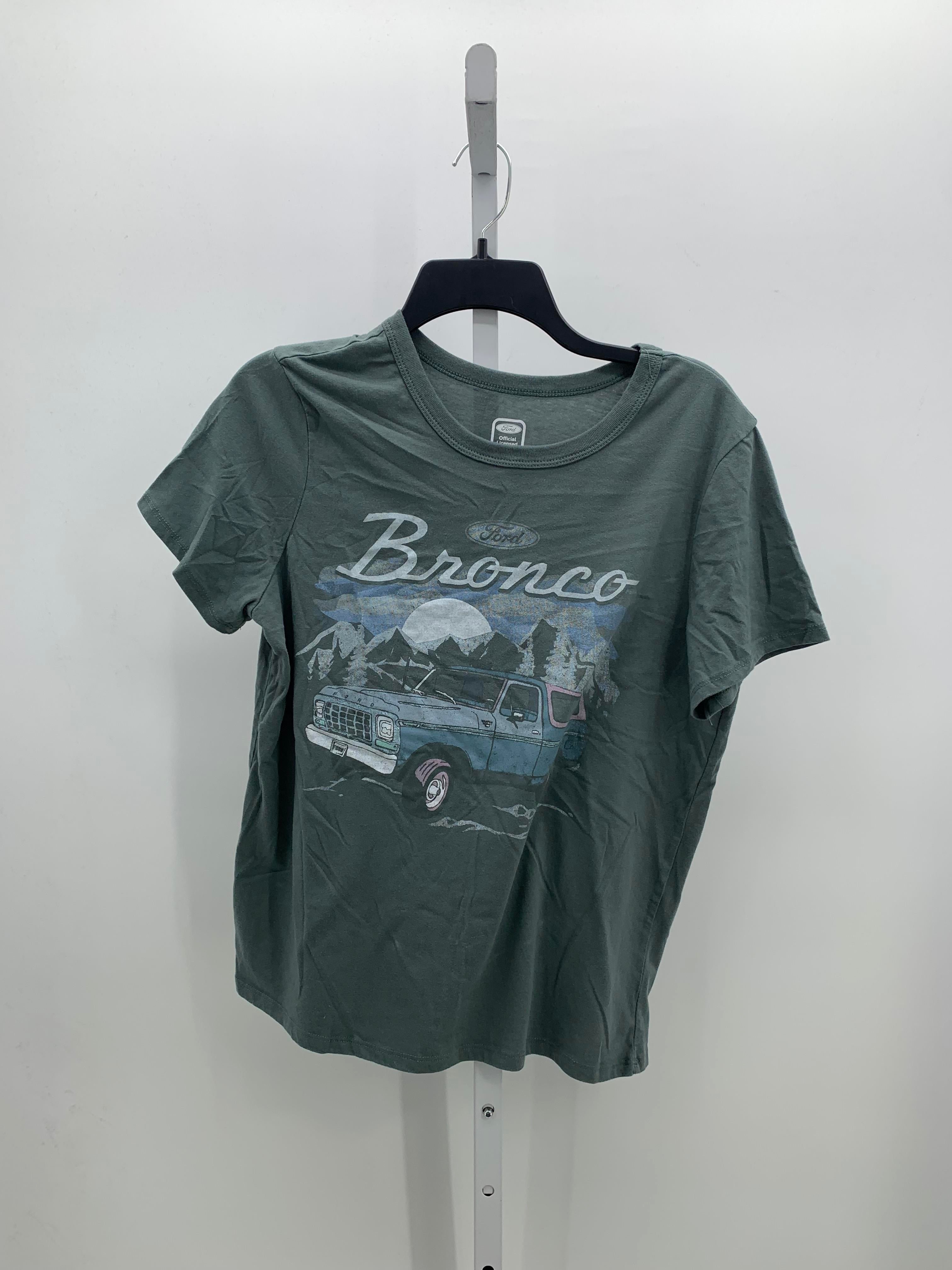 Size Medium Misses Short Sleeve Shirt
