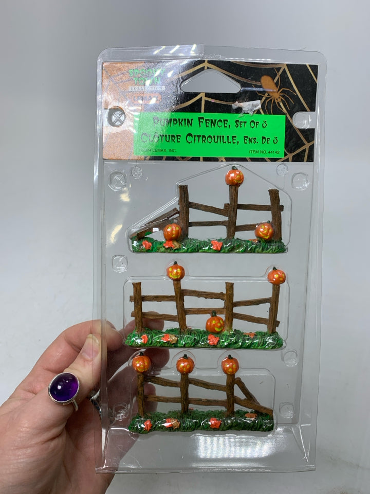 NIP VTG LEMAX SPOOKY TOWN SET OF 3 PUMPKIN FENCES.