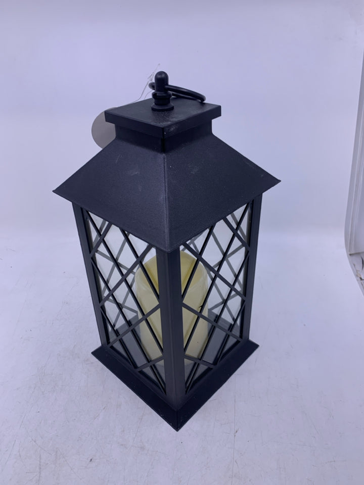 NEW BLACK PLASTIC LANTERN BATTERY POWERED.