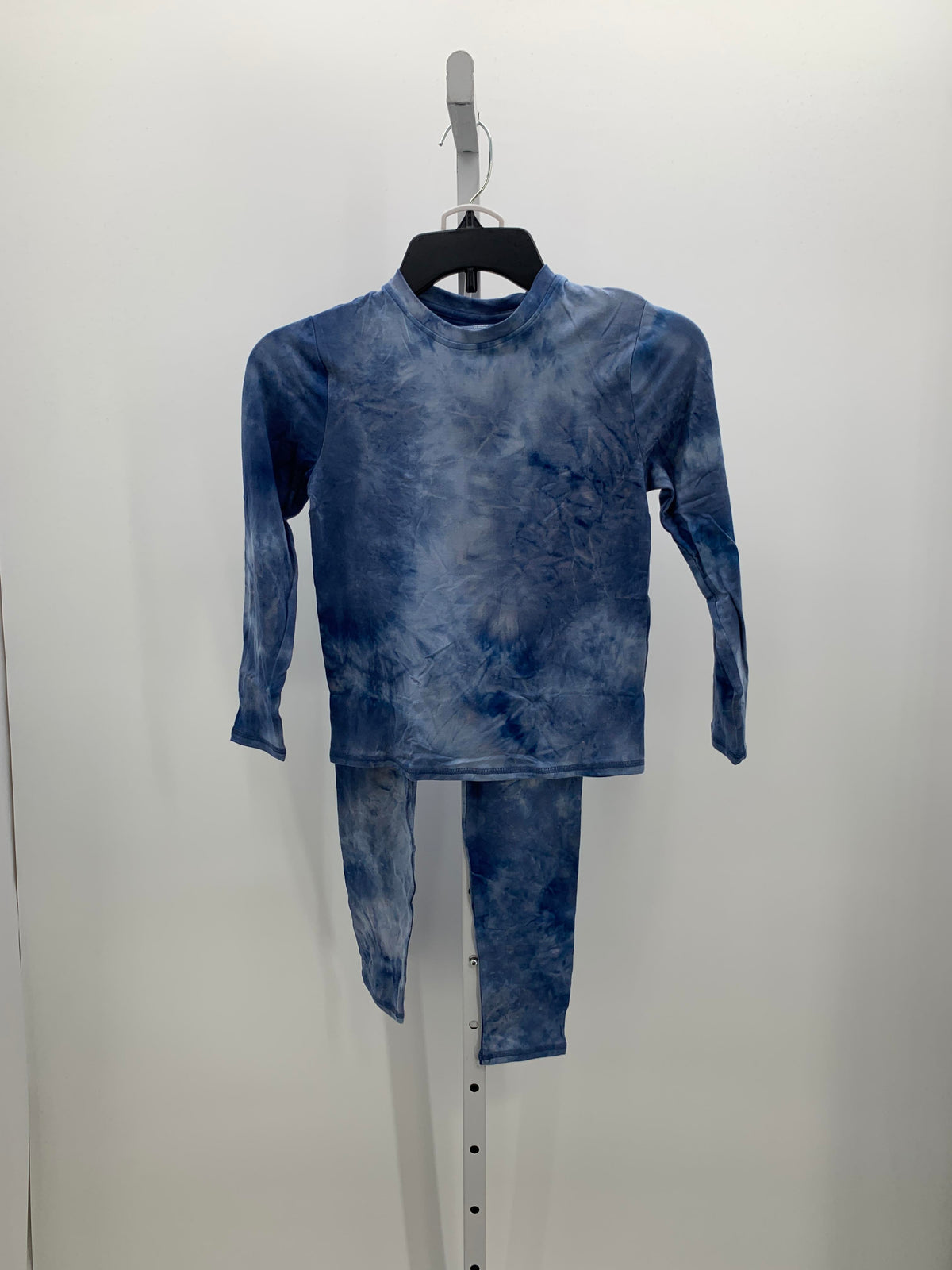 NWOT TIE DYE BASE LAYER SHIRT AND PANTS