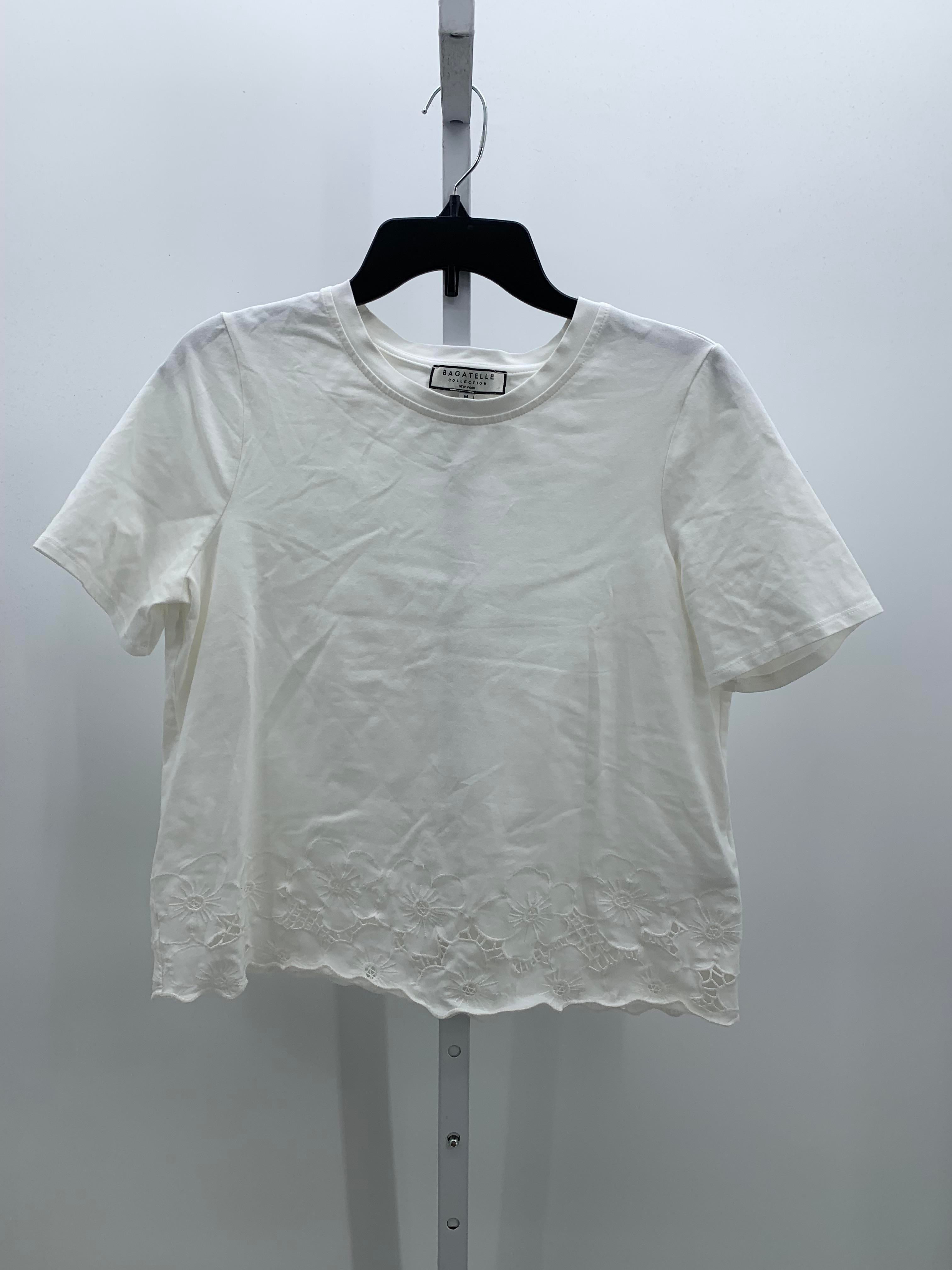 Size Medium Misses Short Sleeve Shirt