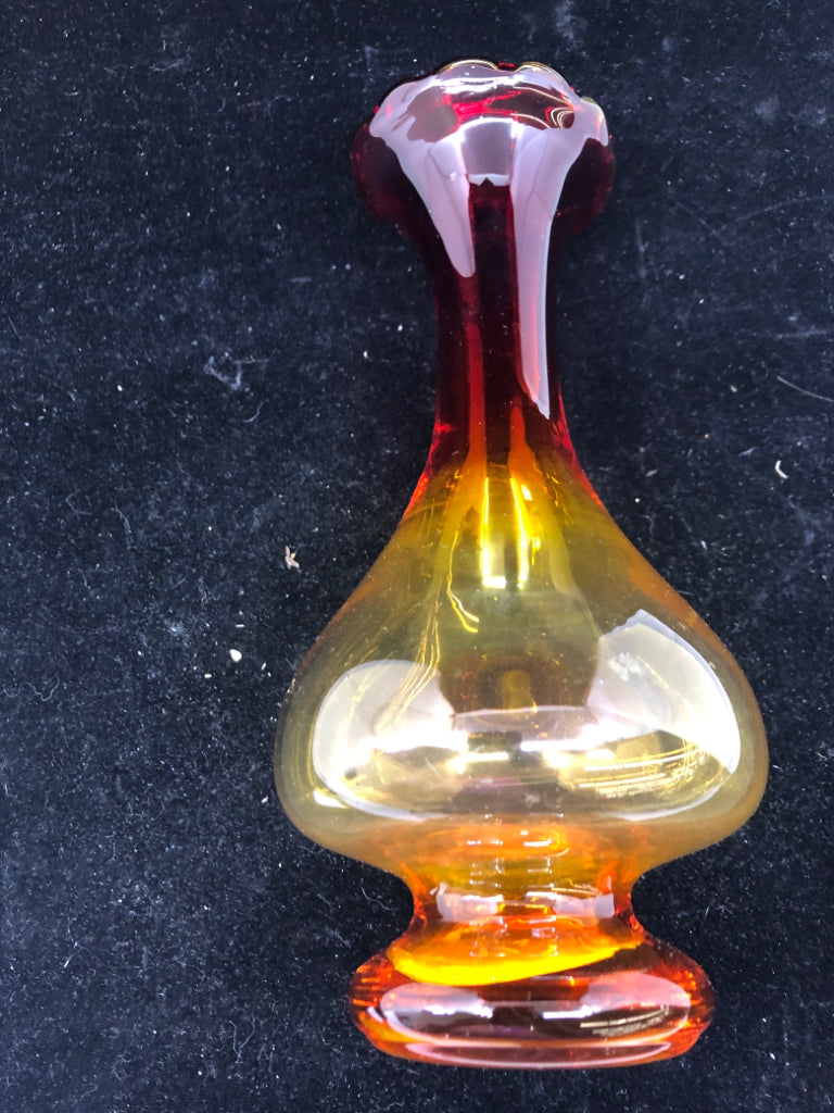 VTG RED AND YELLOW GLASS VASE.