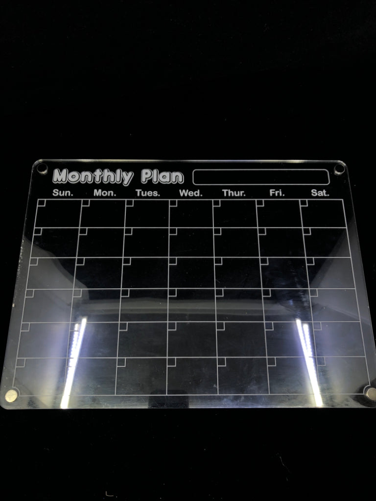 PLASTIC DAILY MONTHLY MAGNETIC PLANNER.