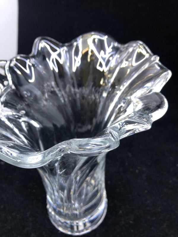 CLEAR GLASS WAVY VASE.