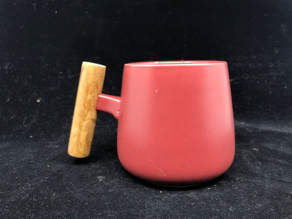 MAROON MUG - WOOD HANDLE.