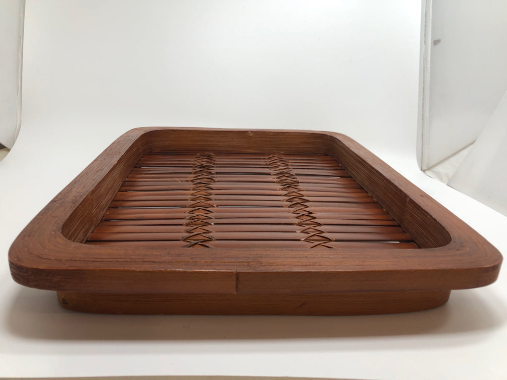 WOOD WOVEN TRAY.