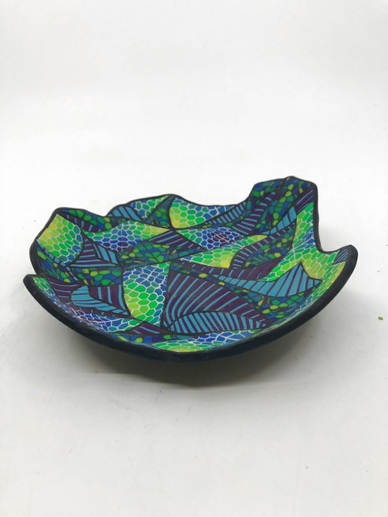 BLUE TEXTURED MOSAIC BOWL.