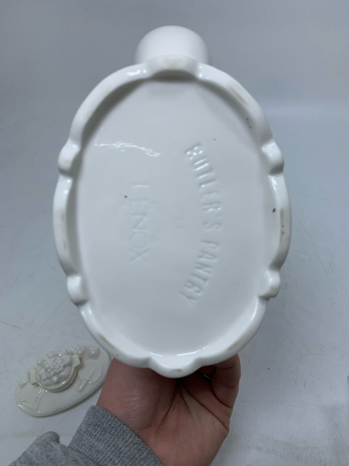 EMBOSSED BUTLER'S PANTRY TEA POT W/ 3D FRUIT LID.