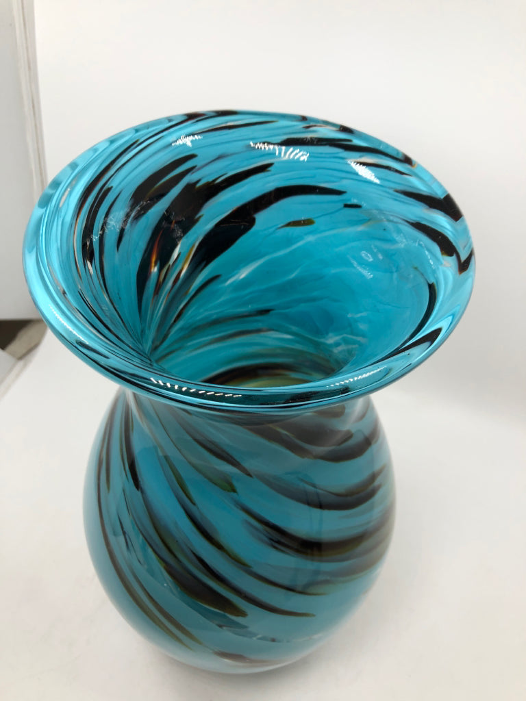 BLUE/BROWN SWIRL GLASS VASE W/FLARED TOP.