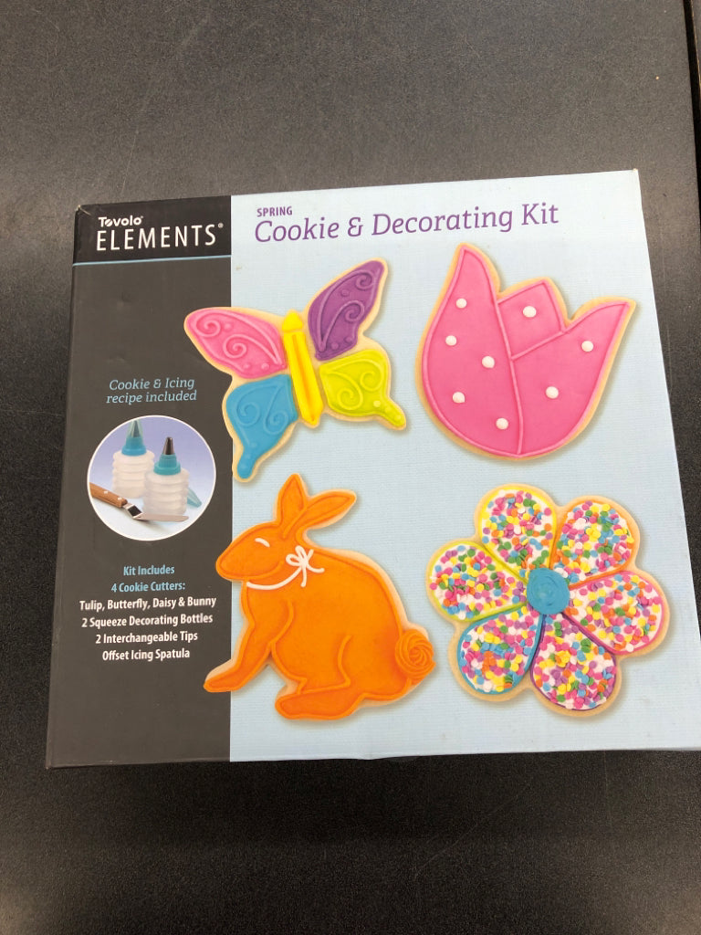 NIB SPRING COOKIE & DECORATING KIT