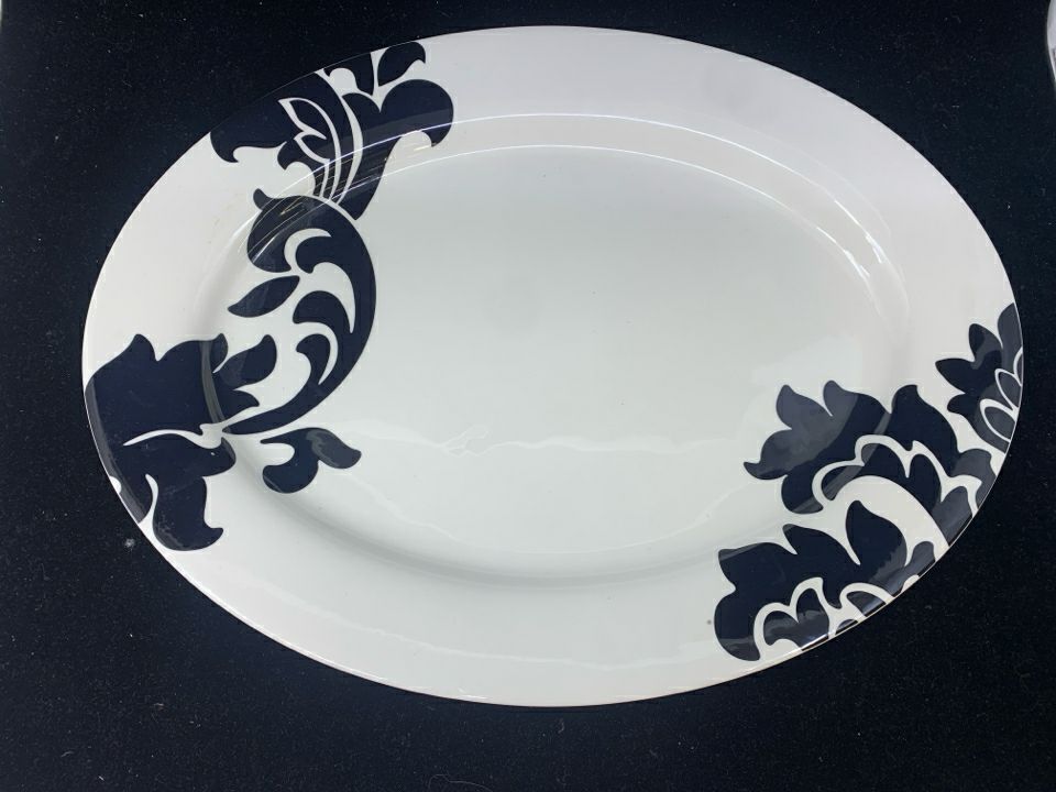 MARTHA STEWARD WHITE/BLACK FLOWERS SERVING DISH.