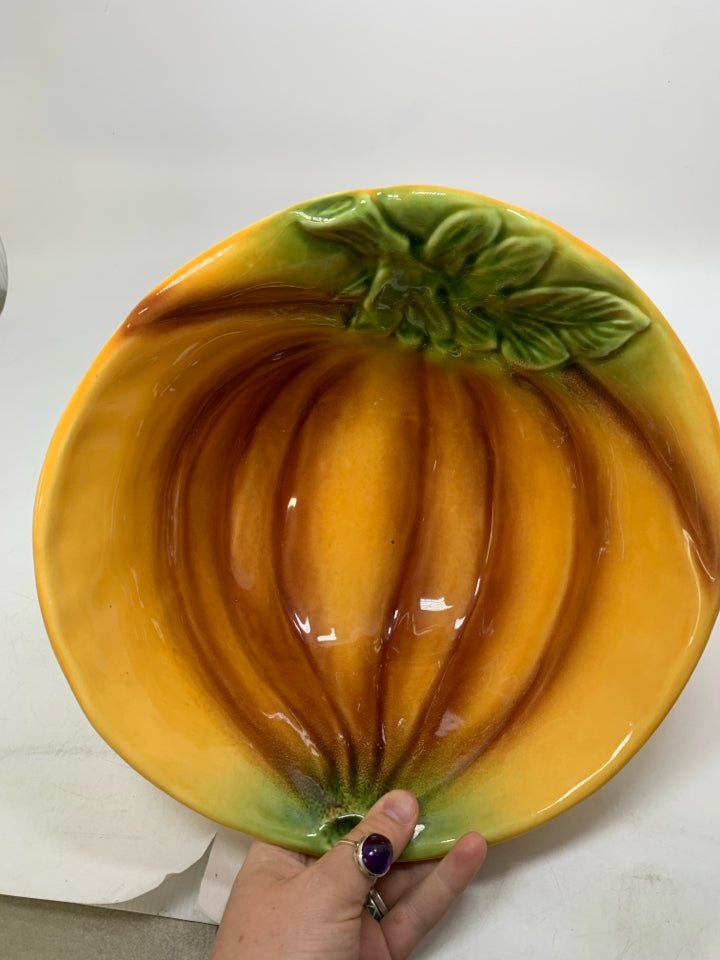 PUMPKIN SERVING BOWL OLFAIRE MADE IN PORTUGAL.