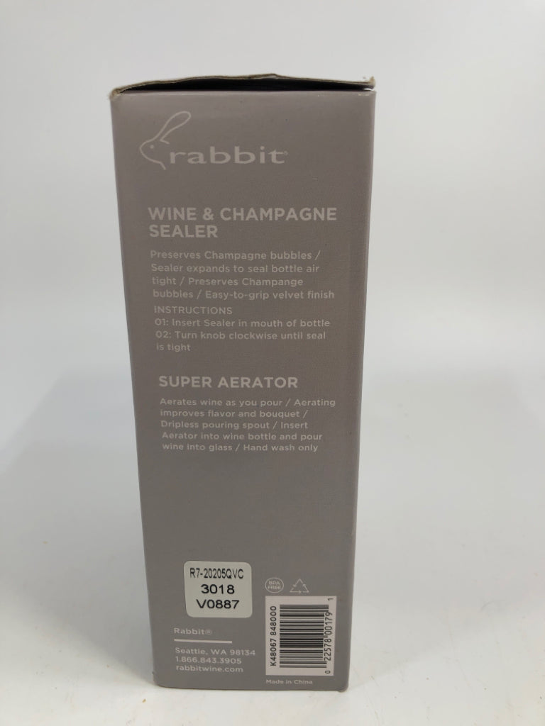 NIP WINE STOPPER AND AERATER SET.