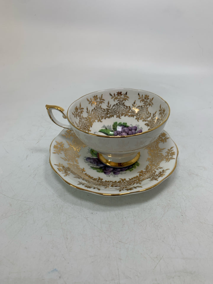 ASSORTED FRUIT W/ GOLD DETAIL TEA CUP.